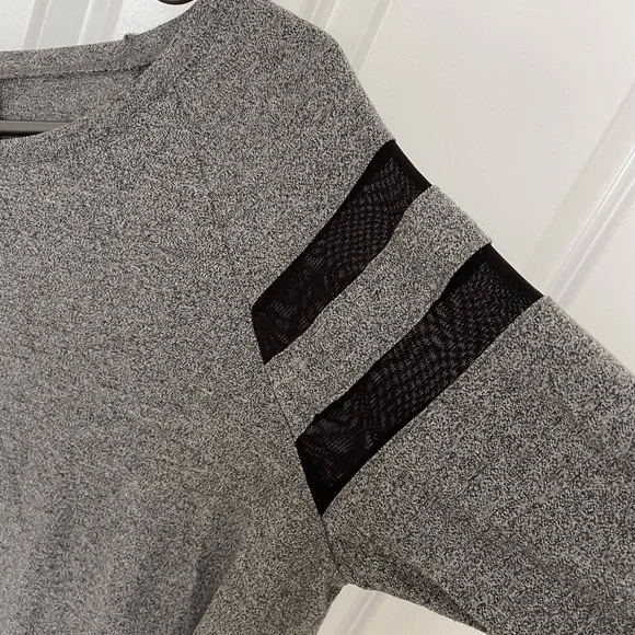 H&M Grey Top - Picture 2 of 2